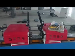 Finition de l'arbre face à la machine de forage